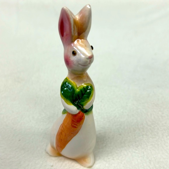 - Vintage GANZ iridescent  6” ceramic bunny holding a carrot - Picture 1 of 8
